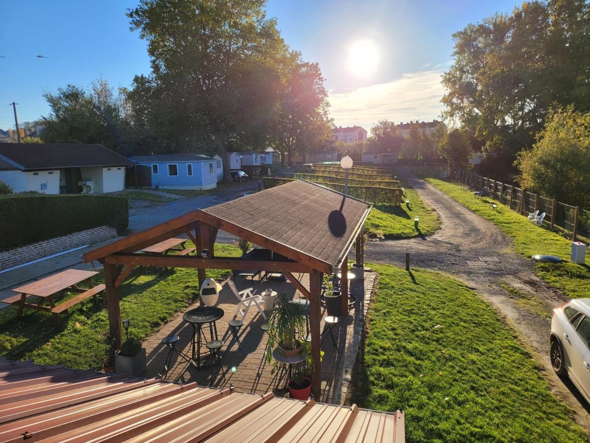 Camping Le Brochet Péronne Exterior photo