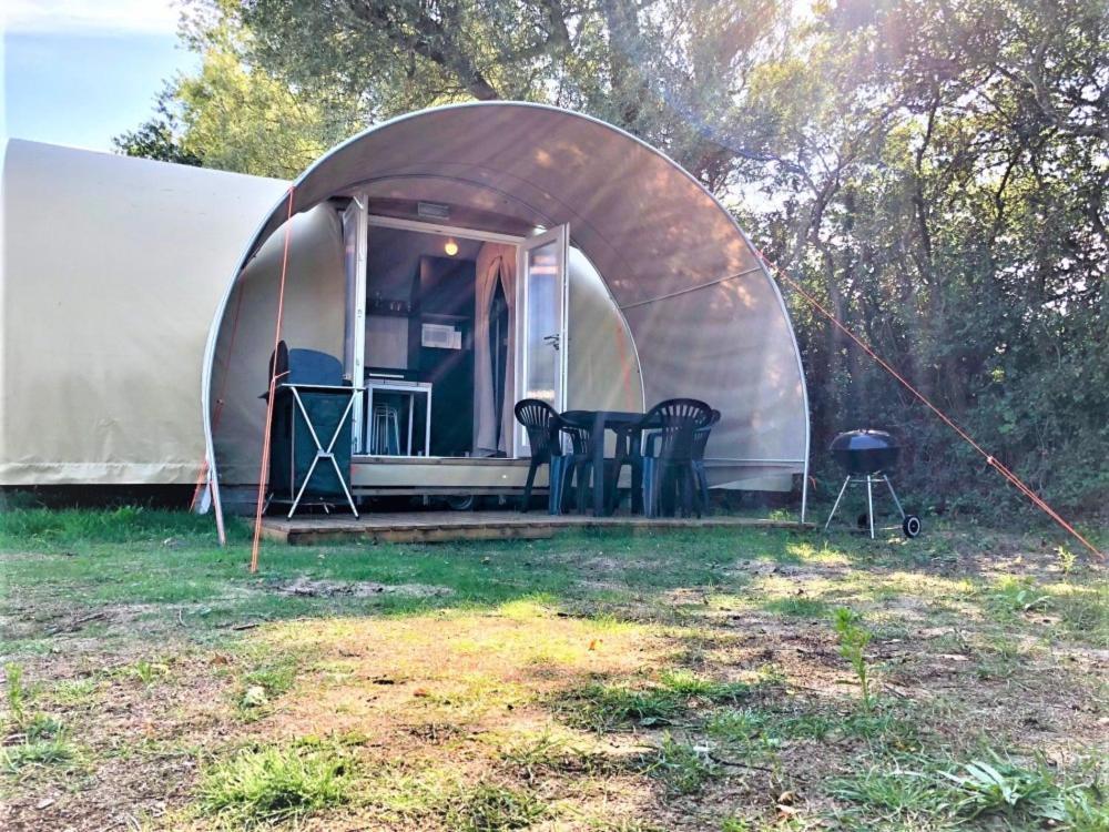 Camping Le Brochet Péronne Exterior photo